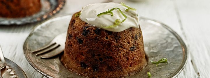 Mini Christmas puddings with lime and mascarpone