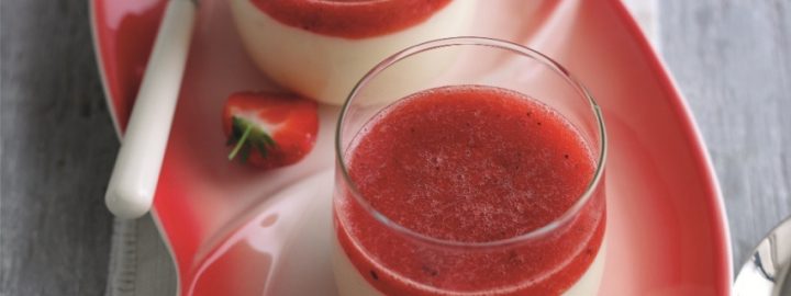 White chocolate mousses with strawberry and black pepper sauce