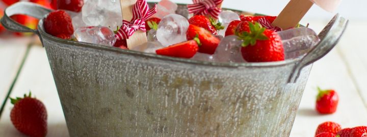 Strawberry and cream lollies