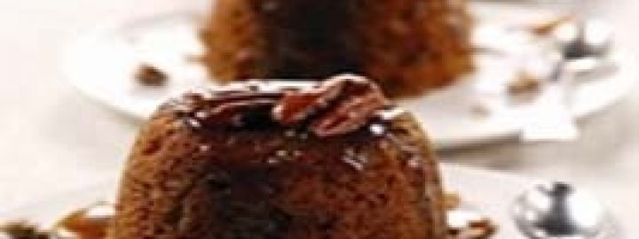 Sticky date and walnut pudding