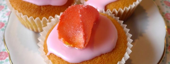 Rose petal cupcakes