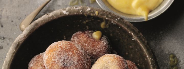 Mini doughnuts with orange blossom curd