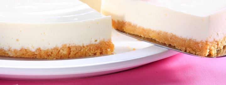 Lemon cheesecake on a ginger crust