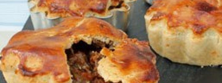 Braised beef pies