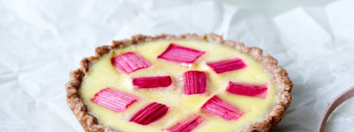 Rhubarb and custard tarts