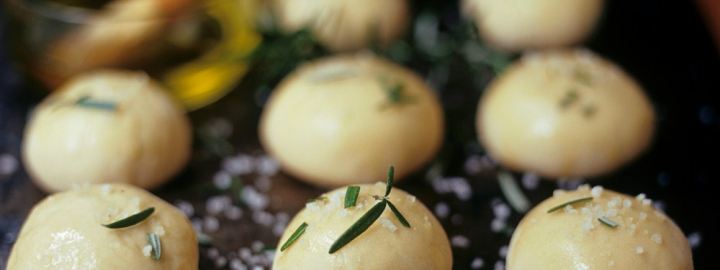 Rosemary and goats cheese dough balls