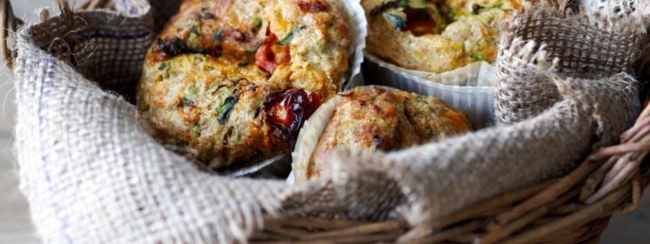 Cheese, tomato and courgette muffins
