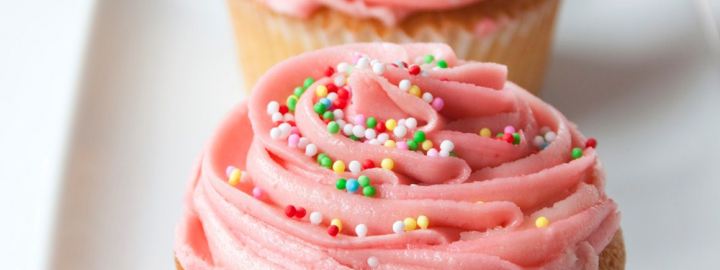 Strawberry swirl cupcakes