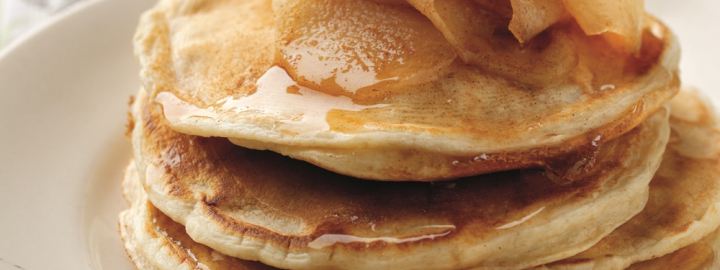 Calorie concious pancakes with spiced apples