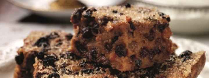 Spiced fruit bread pudding