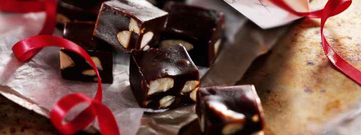 Rich molasses fudge