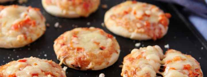 Mini cheese and tomato pizza