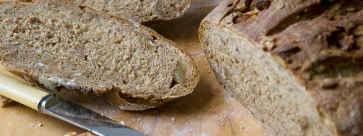 Dark ale and walnut bread