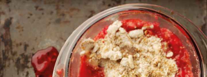 Rhubarb and raspberry crumble