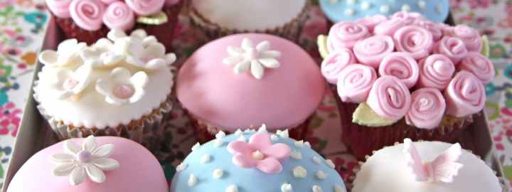 Mother's day iced cupcakes