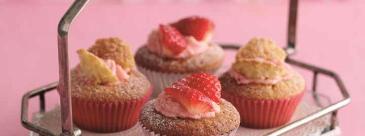 Strawberry butterfly cakes