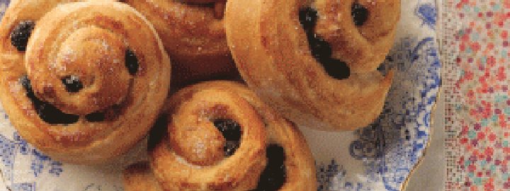 Calorie conscious chelsea buns | Eggcellentrecipes.com