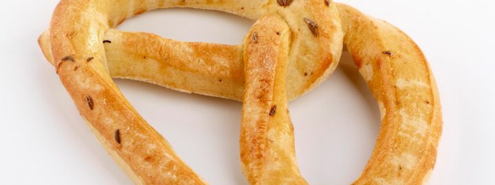 Pretzel with caraway seeds | Eggcellentrecipes.com