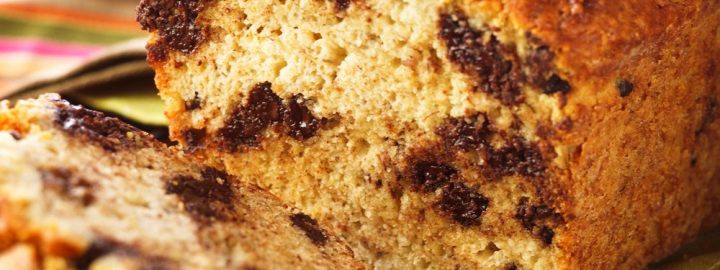 Chocolate chip and walnut bread | Eggcellentrecipes.com