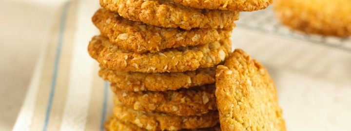 Anzac biscuits | Eggcellentrecipes.com