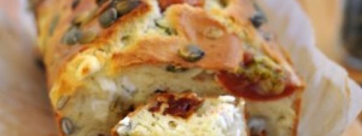 Feta and tomato loaf | Eggcellentrecipes.com