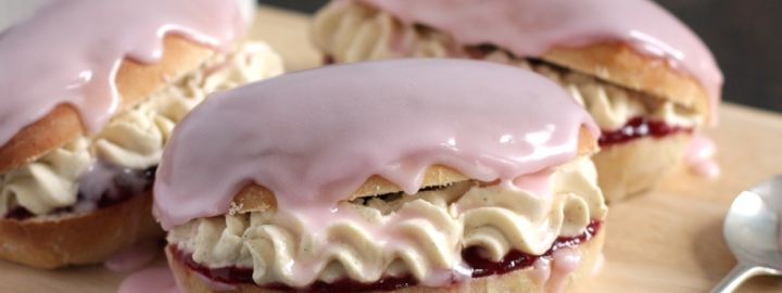 Iced finger buns | Eggcellentrecipes.com
