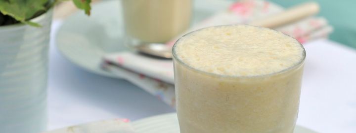 Banana malt smoothie |  Eggcellentrecipes.com
