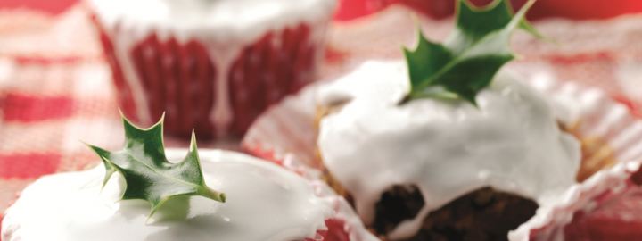 Christmas fairy cakes | Eggcellentrecipes.com