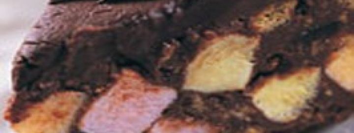 Frosted fudgy cake | Eggcellentrecipes.com