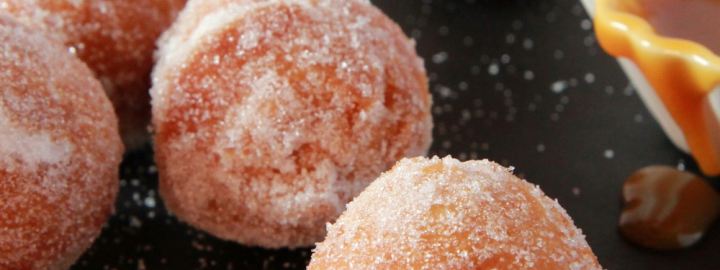 Doughnut holes | Eggcellentrecipes.com