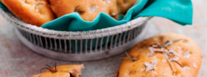 Herb garden focaccia | Eggcellentrecipes.com