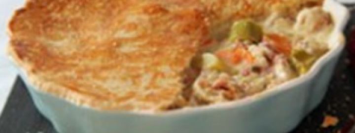 Turkey, ham and leek pie | Eggcellentrecipes.com