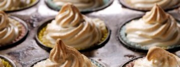 Lemon meringue cupcakes | Eggcellentrecipes.com
