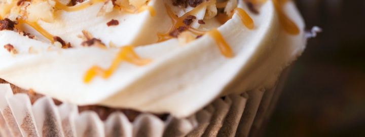 Caramel chocolate chip muffins | Eggcellentrecipes.com