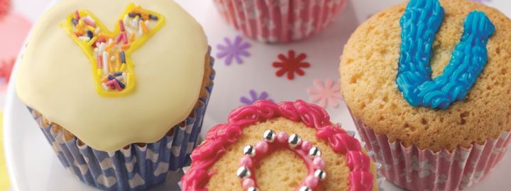 Message cupcakes |  Eggcellentrecipes.com
