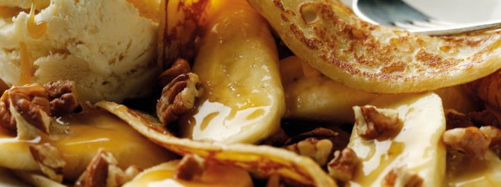Banana and vanilla ice cream pancakes | Eggcellentrecipes.com