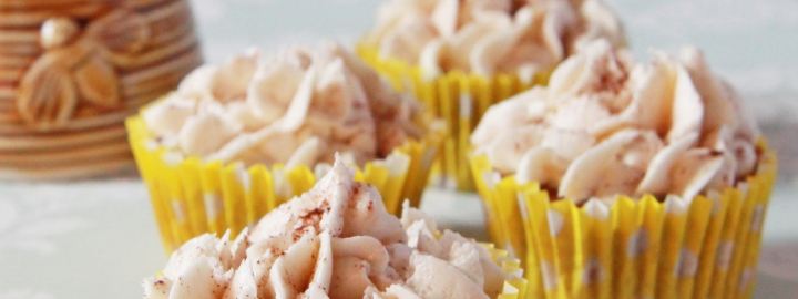 Banana, honey and cinnamon cupcakes