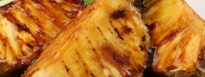 Pineapple with rum sauce | Eggcellentrecipes.com