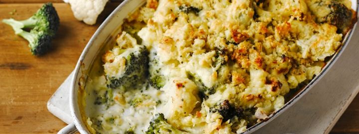 Broccoli and cauliflower cheese crumble