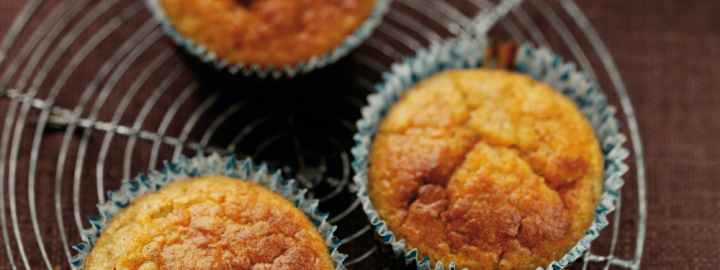 Toffee crunch muffins | Eggcellentrecipes.com