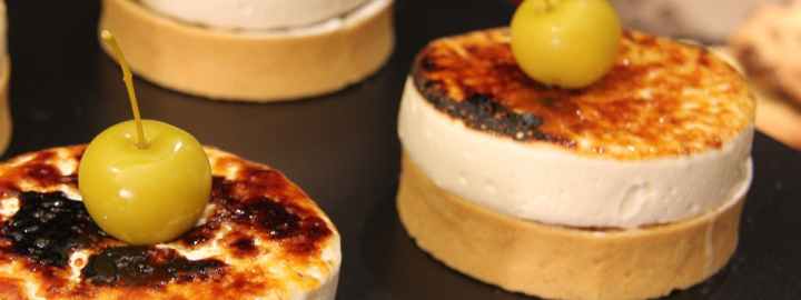 Delicate fruit tart with vanilla and rum chibouste | Eggcellentrecipes.com