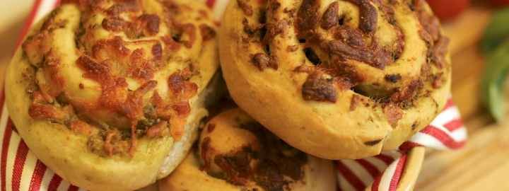 Mozzarella and pesto pinwheels |  Eggcellentrecipes.com