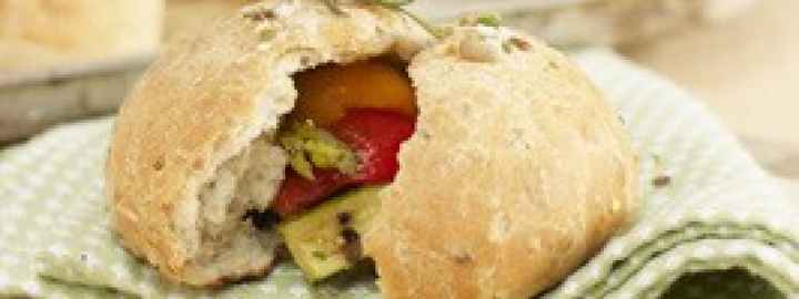 Seed and grain bread rolls | Eggcellentrecipes.com