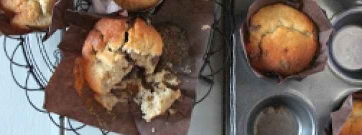 Banana and chocolate chip muffins | Eggcellentrecipes.com