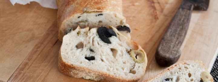 Olive bread | Eggcellentrecipes.com