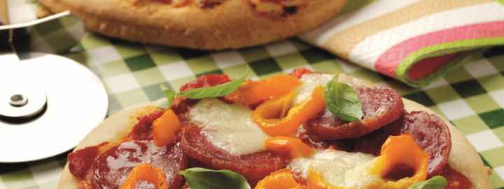 Easy peasy pizza | Eggcellentrecipes.com