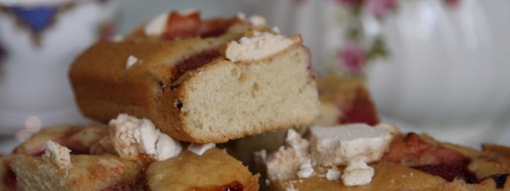 Eton mess cake