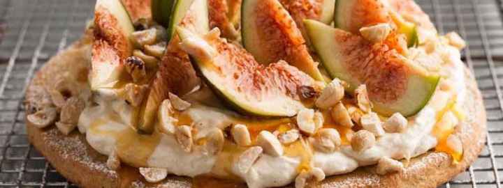 Fresh fig and toasted hazelnut spiced shortbread tart | Eggcellentrecipes.com