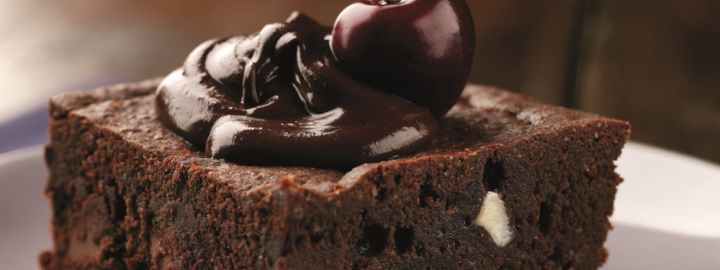 Brownies with cherries | Eggcellentrecipes.com