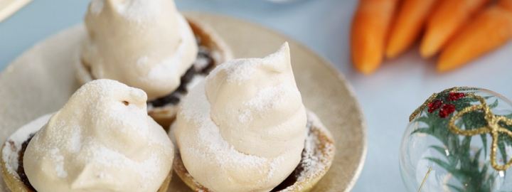 Meringue topped mince pie